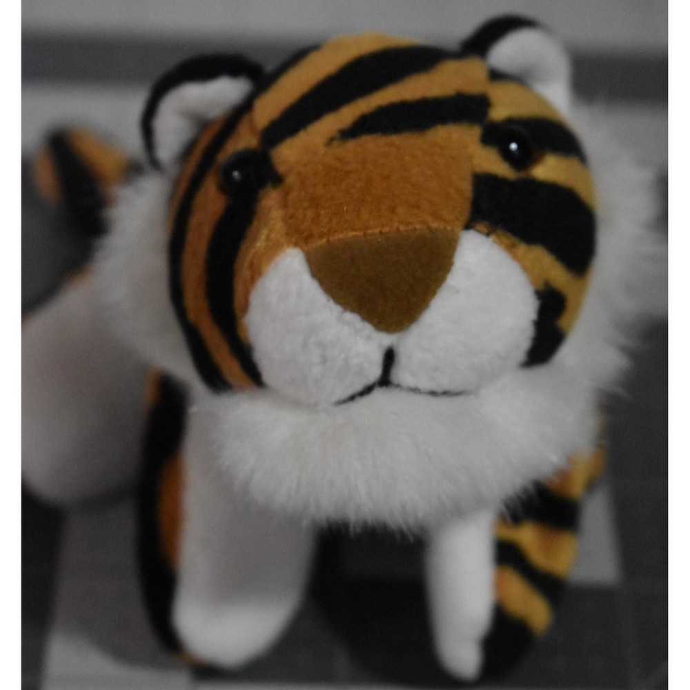 Walt Disney World  Animal Kingdom Park Plush Tiger Beanie Floppy Safari Toy